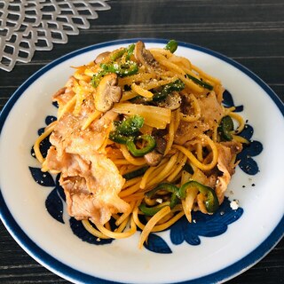 マッシュルームとピーマンのナポリタン風焼きそば